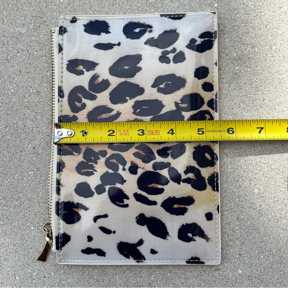 Kate Spade New York patent leather animal print, leather lining, gold-tone Zip - Picture 10 of 11